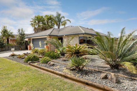 Photo of property in 34 Mcleod Place, Papamoa Beach, Papamoa, 3118