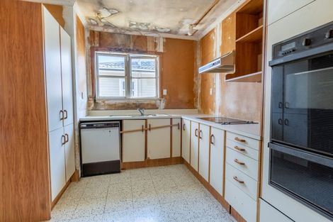 Photo of property in 20 Raroa Terrace, Tawa, Wellington, 5028