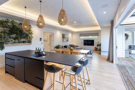 Photo of property in 43 Kent Terrace, Riverhead, 0820