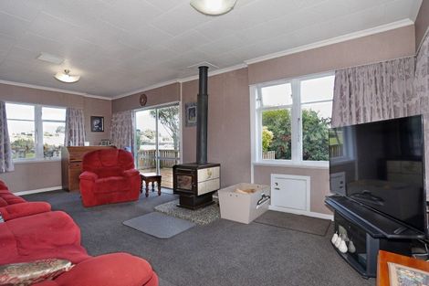 Photo of property in 19 Ingham Street, Halcombe, Feilding, 4779