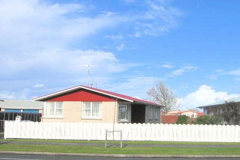 Photo of property in 87 Collins Road, Melville, Hamilton, 3206