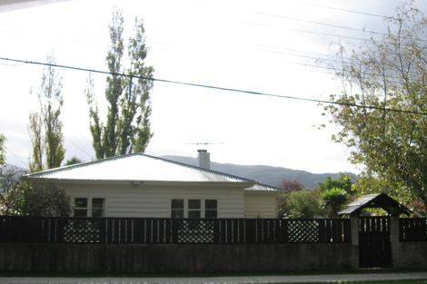 Photo of property in 53 Heretaunga Square, Silverstream, Upper Hutt, 5019