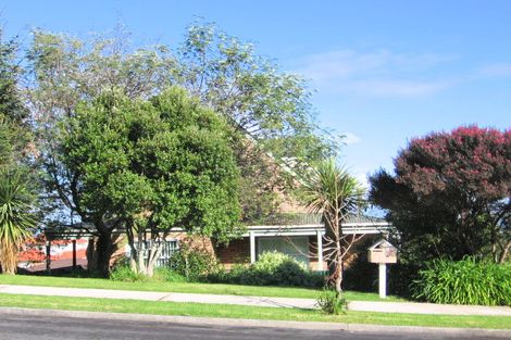 Photo of property in 27 Ransom Smyth Drive, Goodwood Heights, Auckland, 2105