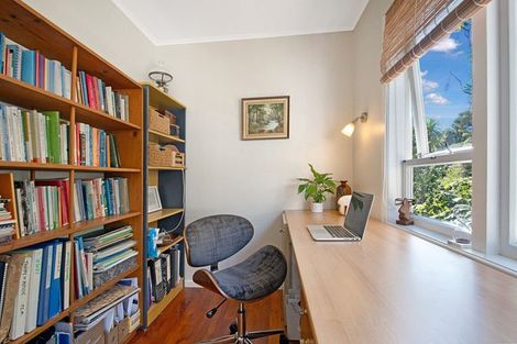 Photo of property in 80 Mountain Road, Henderson Valley, Auckland, 0612