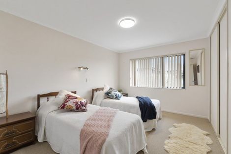 Photo of property in 14 Brookfield Place, Paraparaumu, 5032