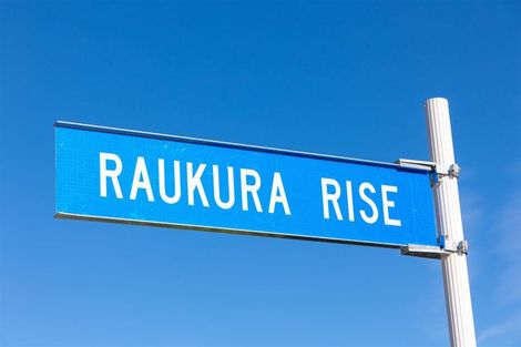 Photo of property in 4 Raukura Rise, Picton, 7220