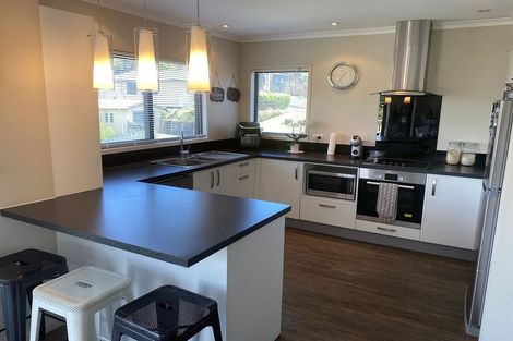 Photo of property in 15 Wicksteed Street, Vogeltown, New Plymouth, 4310