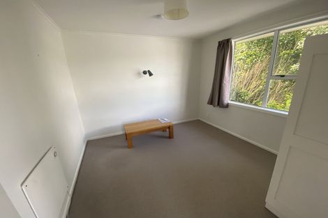 Photo of property in 1/10 Mckelvey Place, Tawa, Wellington, 5028