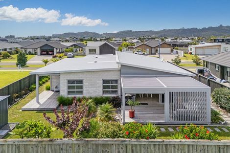 Photo of property in 8 Onerere Drive, Whitianga, 3510