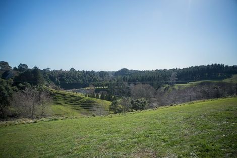 Photo of property in 5 Kapurau Lane, Merrilands, New Plymouth, 4312