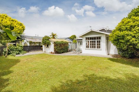 Photo of property in 17 Argyle Avenue, Takaro, Palmerston North, 4410