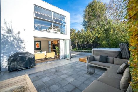 Photo of property in 2 Abberfield Lane, St Albans, Christchurch, 8014