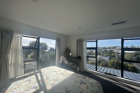 Photo of property in 26 Kiteroa Terrace, Rothesay Bay, Auckland, 0630