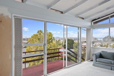 Photo of property in 3 Hartley Terrace, Massey, Auckland, 0614