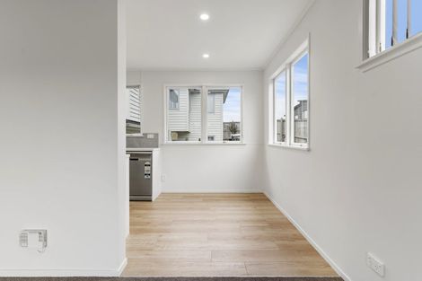 Photo of property in 19 Minaret Drive, Bucklands Beach, Auckland, 2014