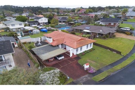 Photo of property in 4 Heron Place, Waiuku, 2123