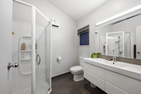 Photo of property in 2/37 Newhaven Terrace, Mairangi Bay, Auckland, 0630