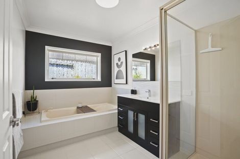 Photo of property in 15 Rochester Place, Bethlehem, Tauranga, 3110