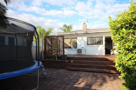 Photo of property in 30 Grove Road, Papakura, 2110