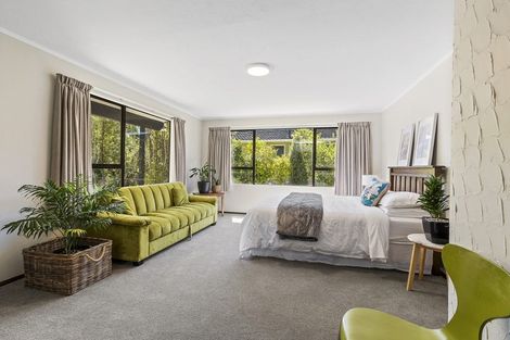 Photo of property in 19 Greyfriars Crescent, Tawa, Wellington, 5028