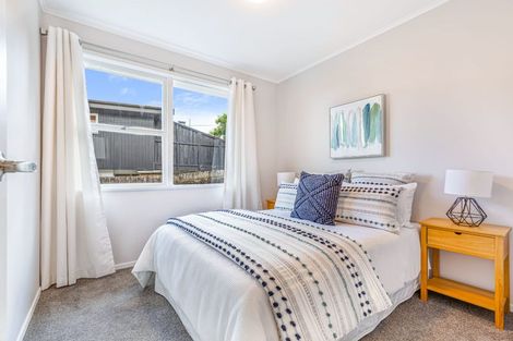 Photo of property in 17 Castaing Crescent, Te Atatu South, Auckland, 0610