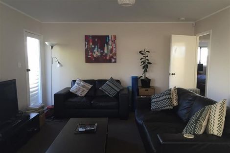 Photo of property in 2/25 Melleray Place, Randwick Park, Auckland, 2105