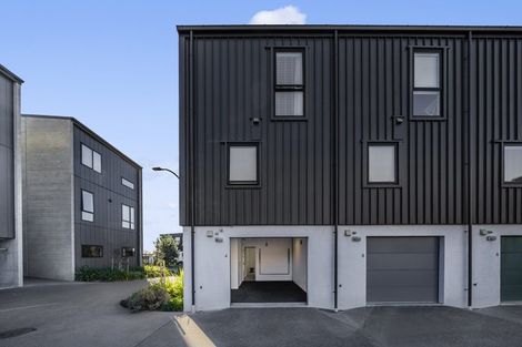 Photo of property in 4 Tahuhu Road, Mount Wellington, Auckland, 1062