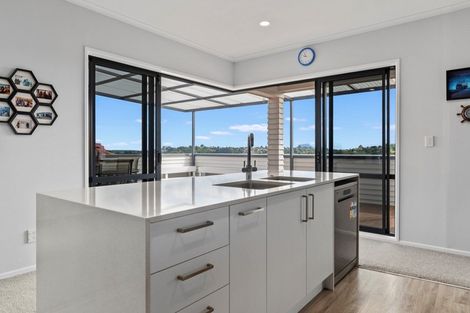 Photo of property in 16 Sterling Gate Drive, Bethlehem, Tauranga, 3110