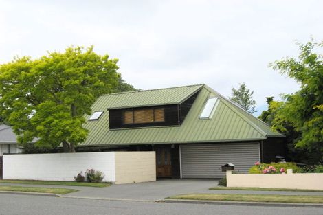 Photo of property in 72 Nortons Road, Avonhead, Christchurch, 8042