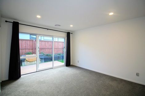 Photo of property in 33 Nobilo Road, Kumeu, 0810