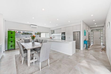 Photo of property in 2 Widdison Place, Albany, Auckland, 0632