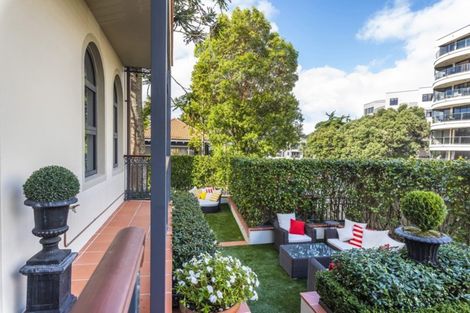 Photo of property in 1/177 Hurstmere Road, Takapuna, Auckland, 0622