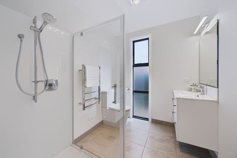 Photo of property in 5 Kotare Drive, Waiwhakaiho, New Plymouth, 4312