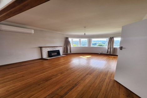 Photo of property in 2 Olivia Crescent, Tawa, Wellington, 5028