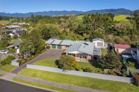 Photo of property in 10 Highfields Drive, Katikati, 3129