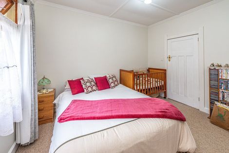 Photo of property in 18 Field Street, Aramoho, Whanganui, 4500