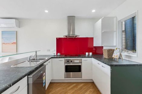 Photo of property in 1/48a Exmouth Road, Northcote, Auckland, 0627