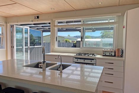 Photo of property in 114 Chartwell Avenue, Whangamata, 3620