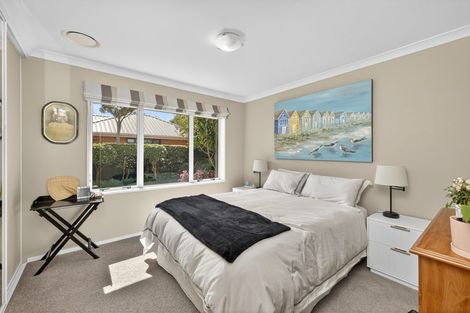 Photo of property in 8 Avon Gate, Russley, Christchurch, 8042