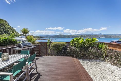 Photo of property in 118 Breaker Bay Road, Breaker Bay, Wellington, 6022