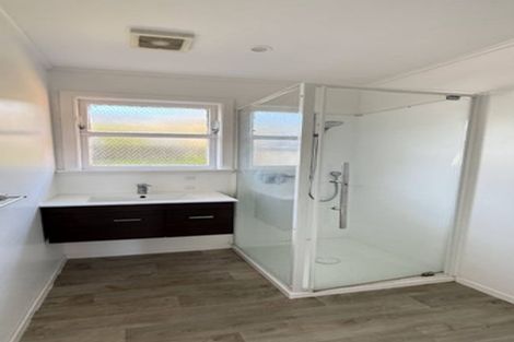 Photo of property in 17 Cypress Drive, Maungaraki, Lower Hutt, 5010