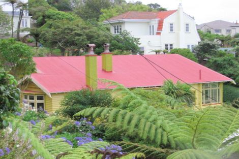 Photo of property in 21 Mills Road, Brooklyn, Wellington, 6021