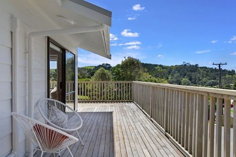 Photo of property in 4 Puriri Avenue, Leigh, 0985