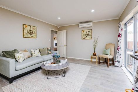 Photo of property in 15 Newinn Crescent, East Tamaki Heights, Auckland, 2016