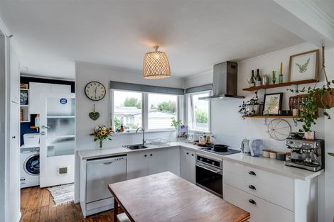 Photo of property in 21 Davidson Avenue, Pirimai, Napier, 4112