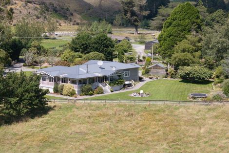 Photo of property in 808 Whitemans Valley Road, Whitemans Valley, Upper Hutt, 5371