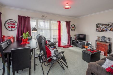 Photo of property in 32 Kent Street, Levin, 5510