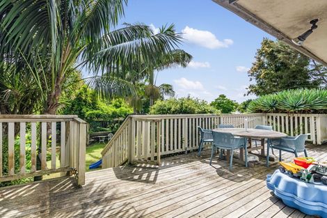 Photo of property in 23 Taipari Road, Te Atatu Peninsula, Auckland, 0610