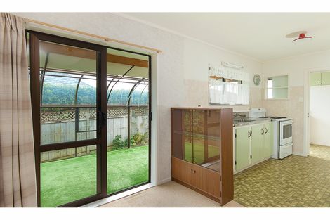 Photo of property in 2/30 Edgewater Parade, Waiuku, 2123