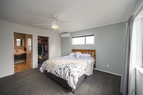 Photo of property in 14 Bendigo Street, Cloverlea, Palmerston North, 4412